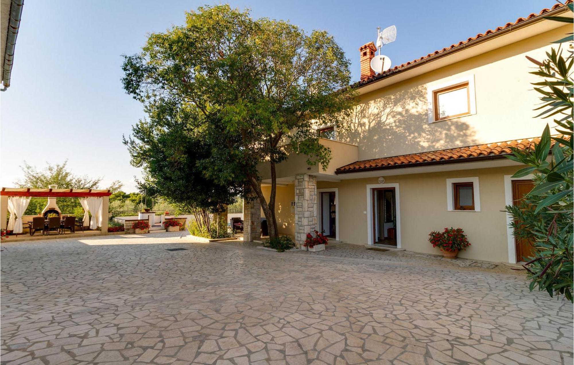 Holiday home Agneza